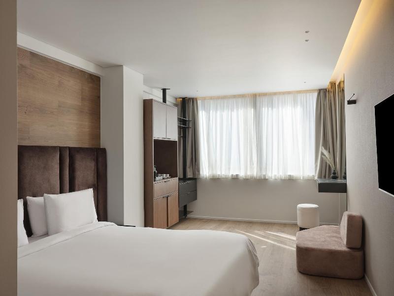 Blanco Athens Aparthotel image