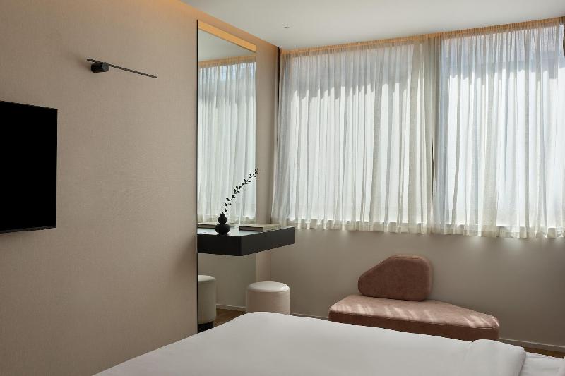 Blanco Athens Aparthotel image