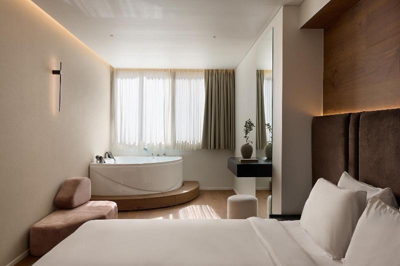 Blanco Athens Aparthotel image