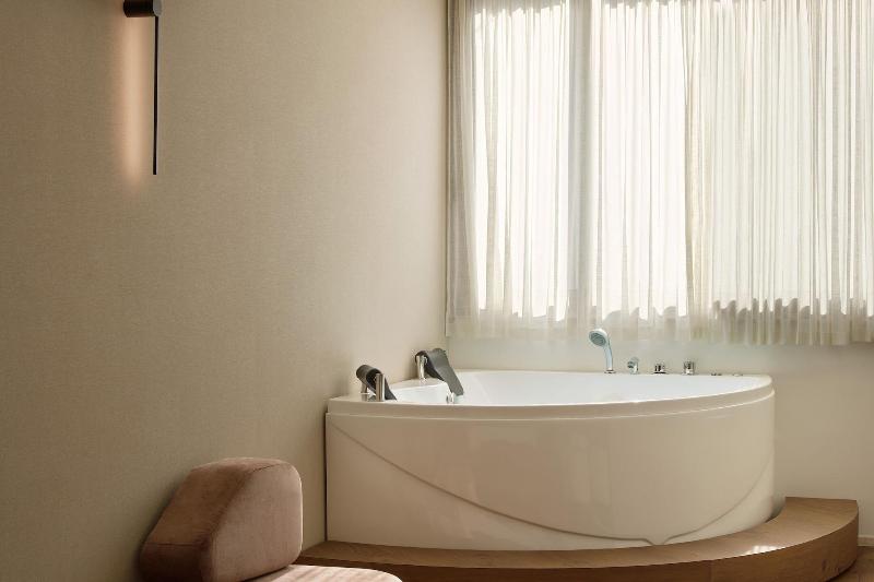 Blanco Athens Aparthotel image