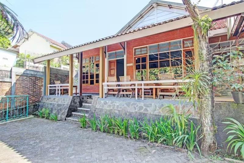 Spot On 94211 Pondok Wisata Kaliandra image