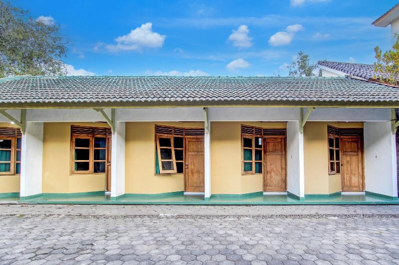 Spot On 94211 Pondok Wisata Kaliandra image