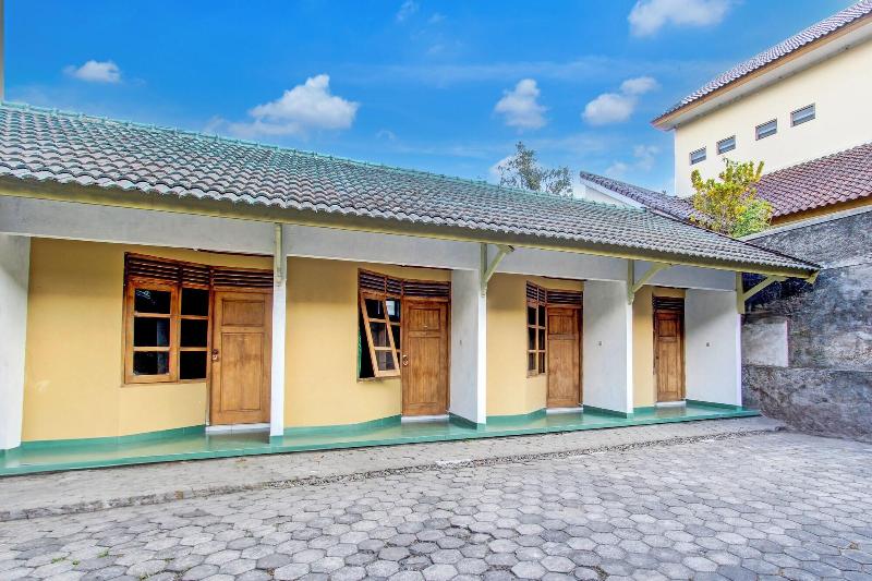 Spot On 94211 Pondok Wisata Kaliandra image
