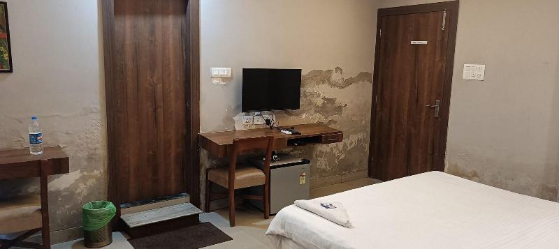 Nirvana Lodge By Roh image