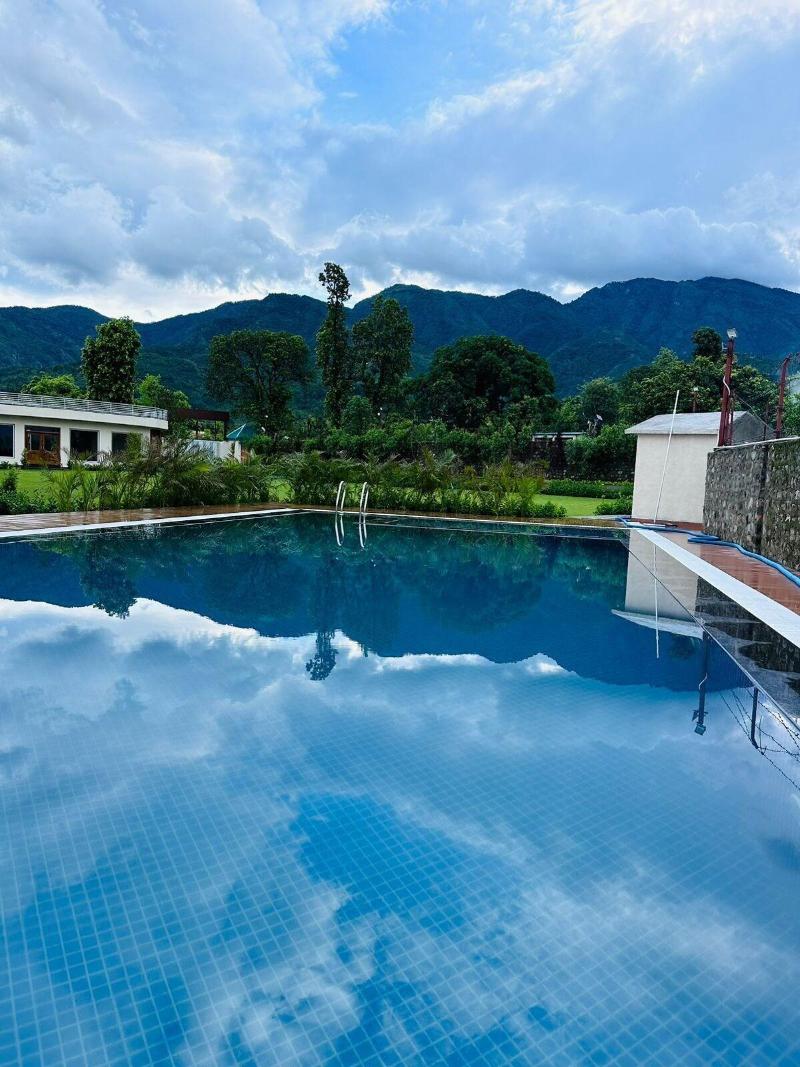 Corbett Four Seasons image