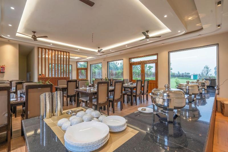 Corbett Four Seasons image
