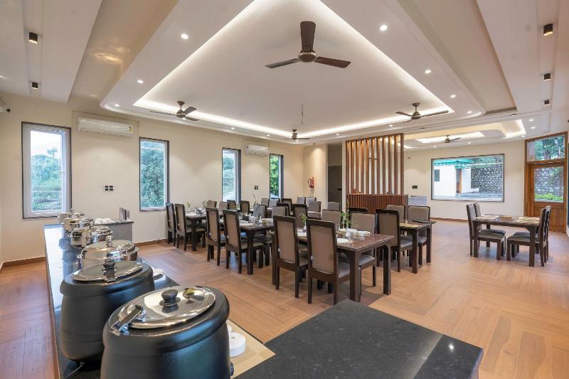 Corbett Four Seasons image