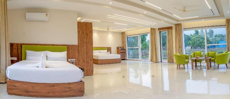 Corbett Four Seasons image