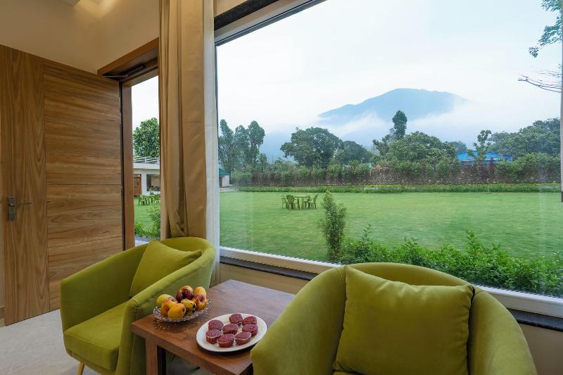 Corbett Four Seasons image