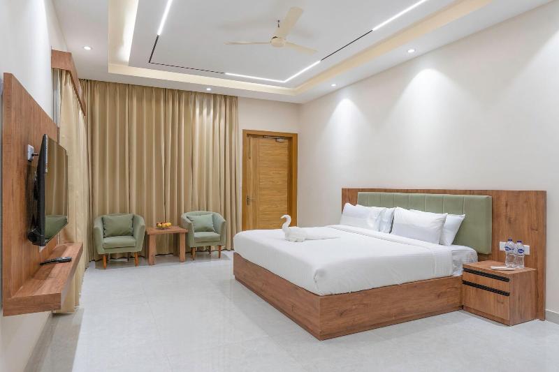 Corbett Four Seasons image
