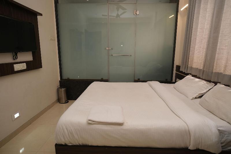 Hotel Vinayak Residency image
