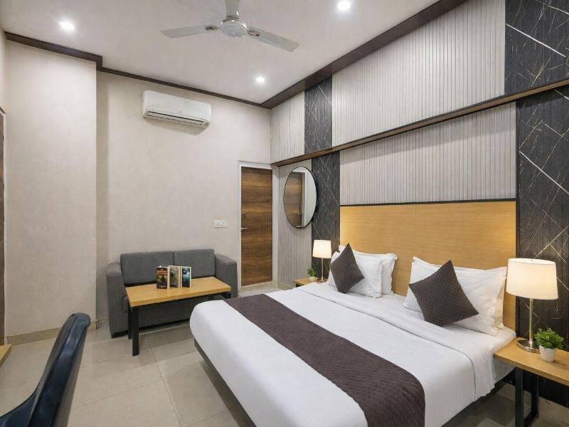 Hotel Downtown image