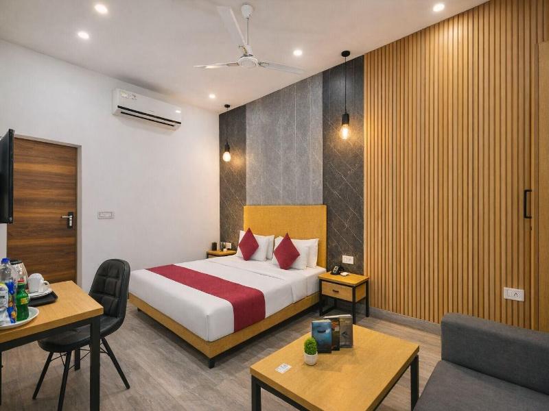 Hotel Downtown image