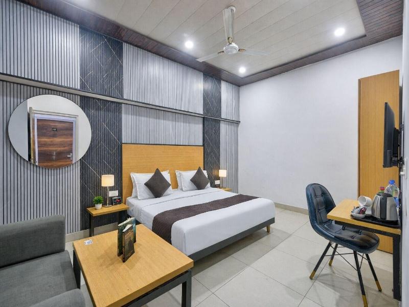 Hotel Downtown image