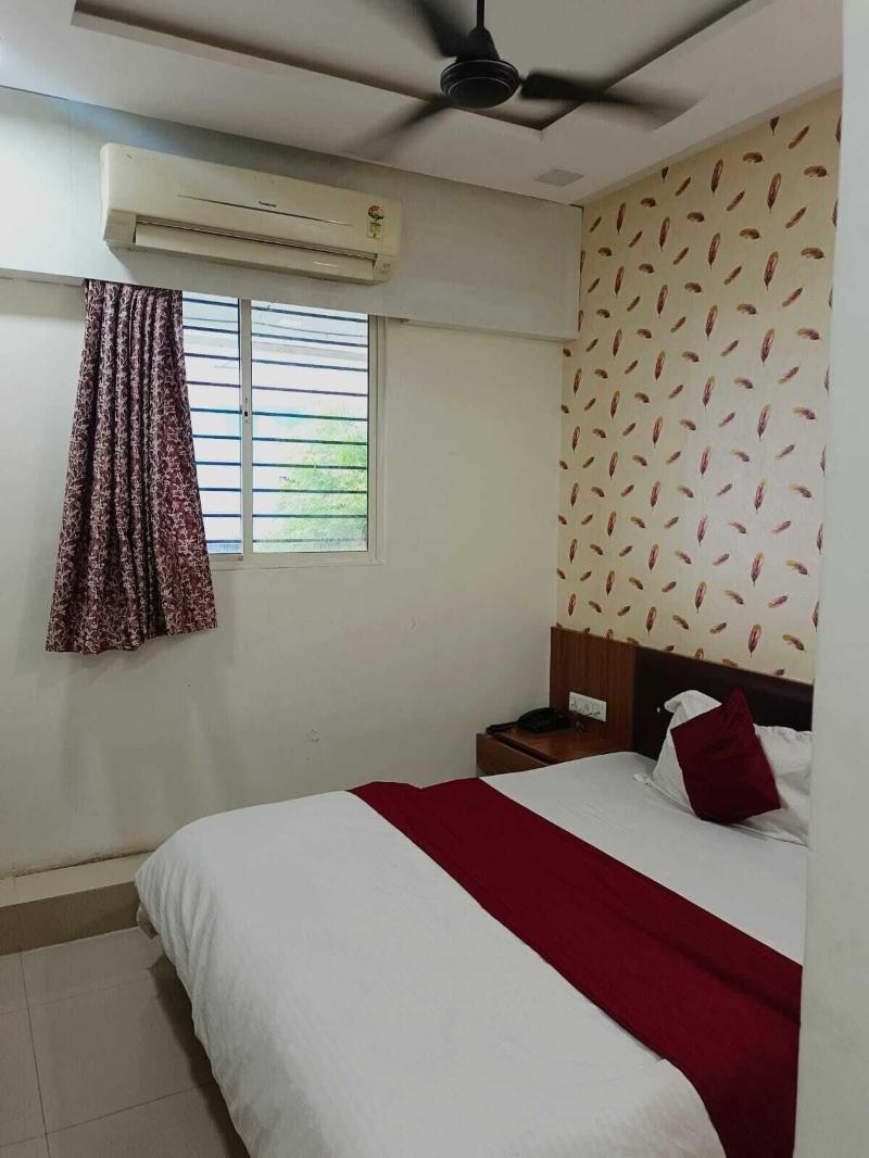 Hotel Arotel image