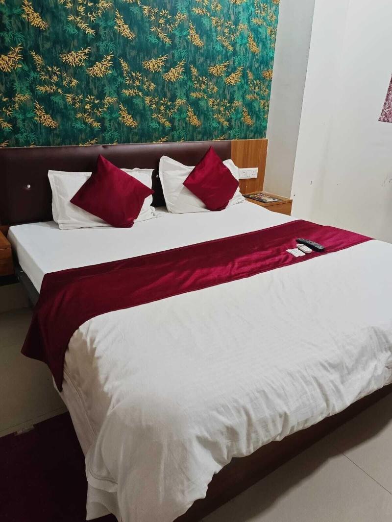 Hotel Arotel image