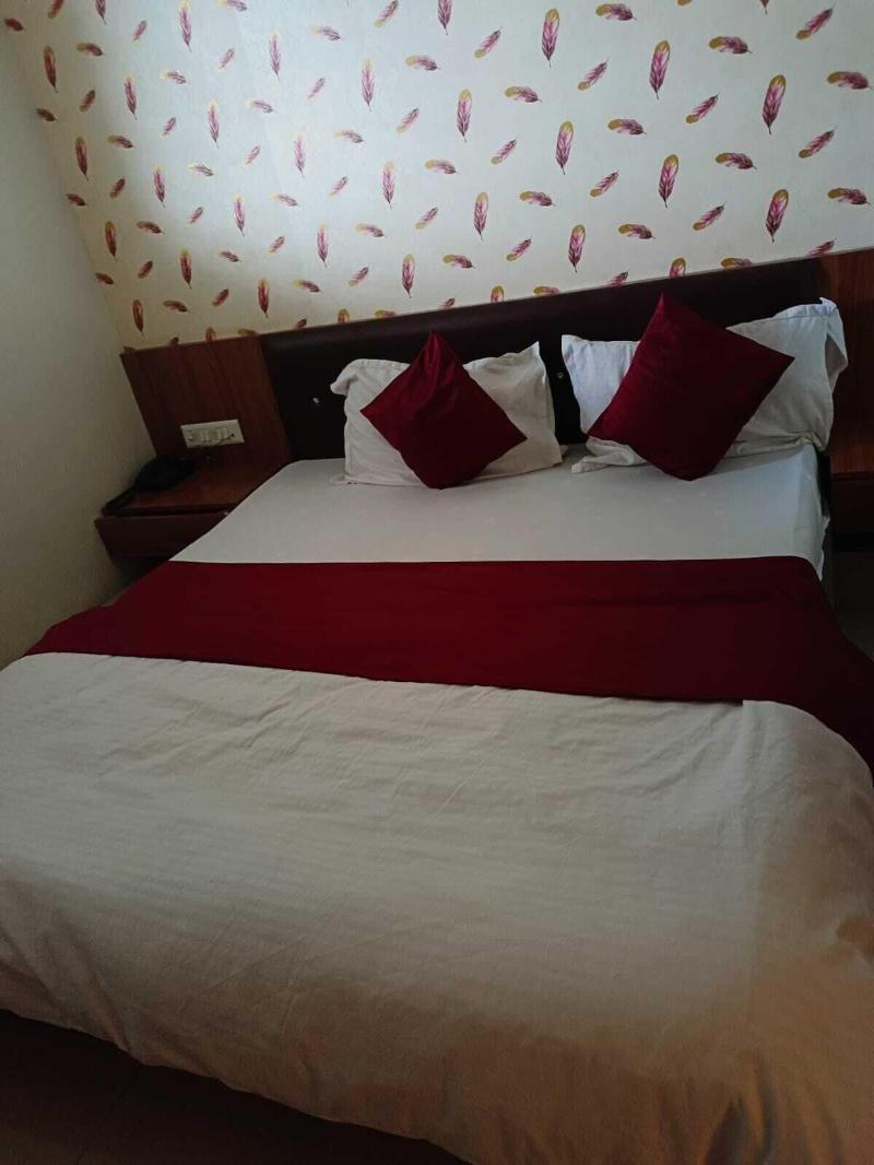 Hotel Arotel image