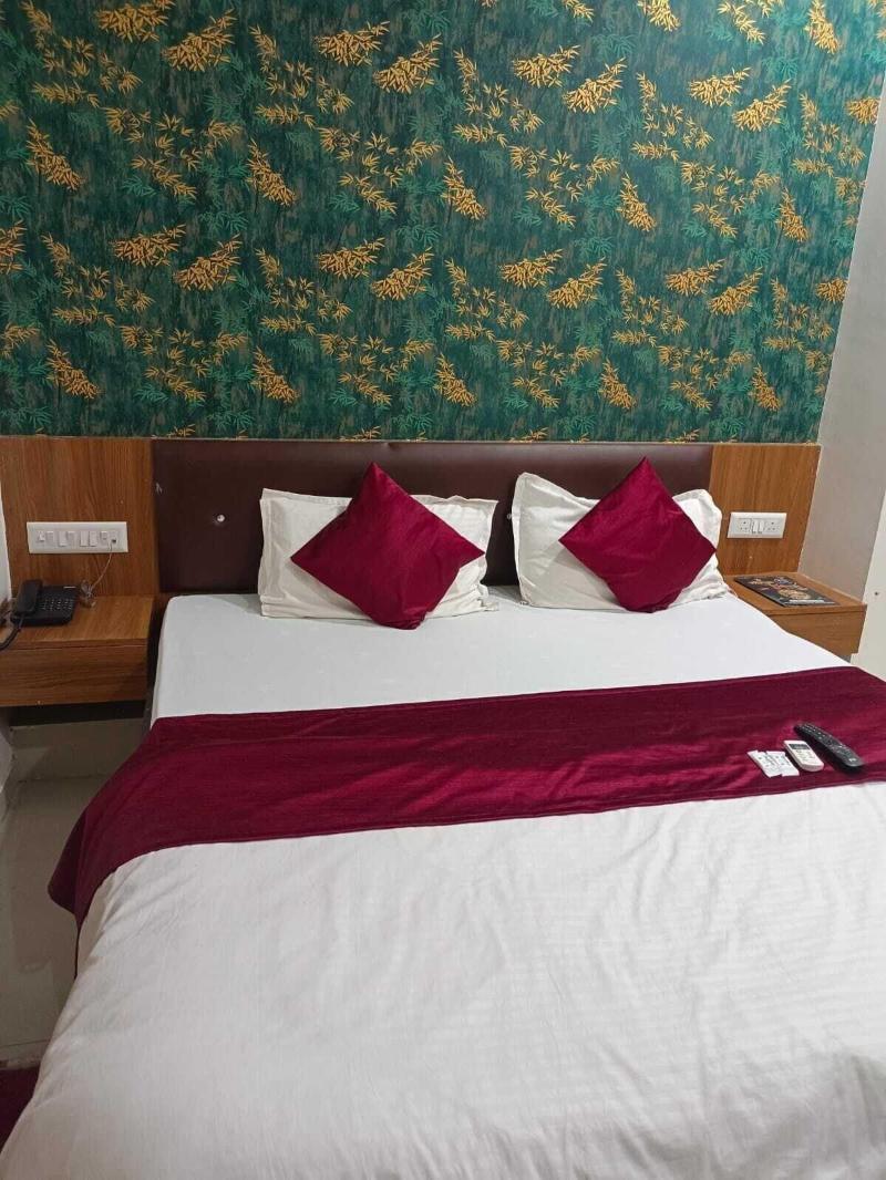 Hotel Arotel image