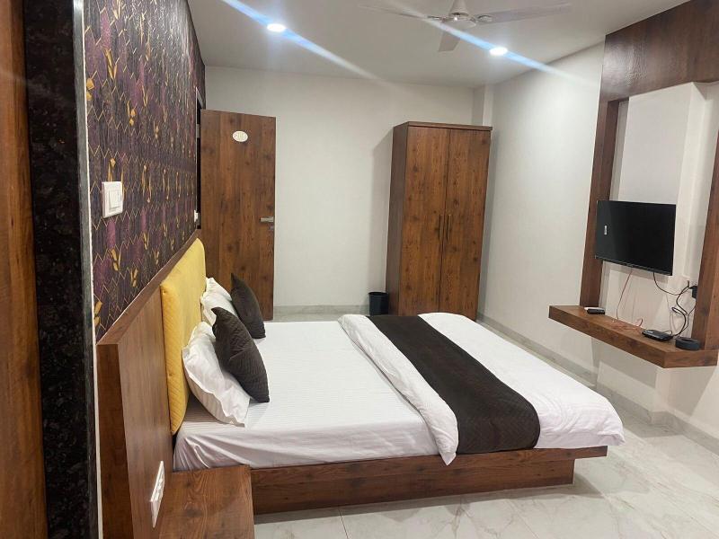 Hotel Suraj image