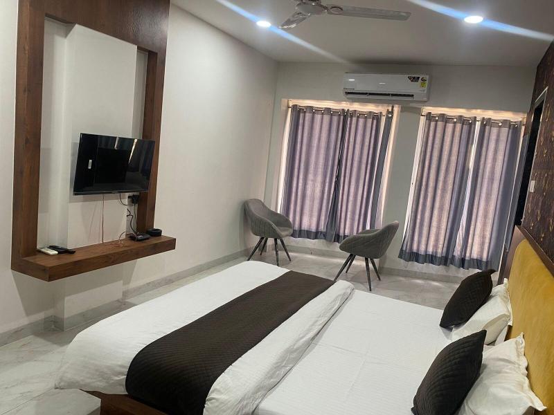 Hotel Suraj image