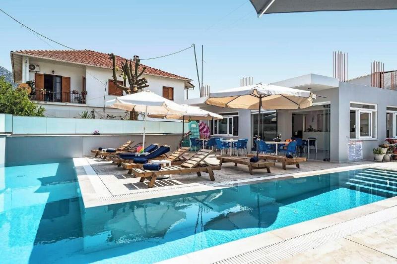 Blue Star Aparthotel image