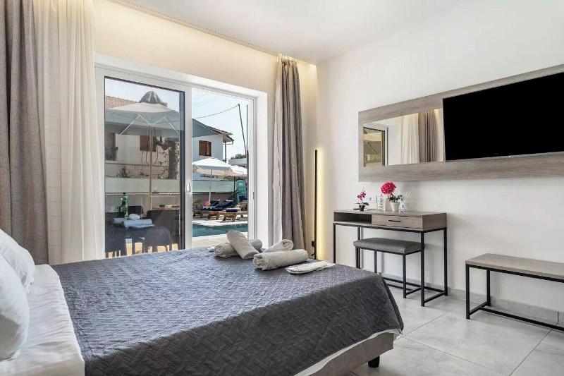 Blue Star Aparthotel image
