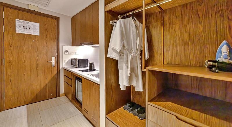 Hanz Business Suite Oceanus Condotel image