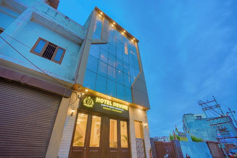 Hotel Devine image