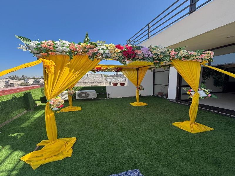 Hotel Devine image