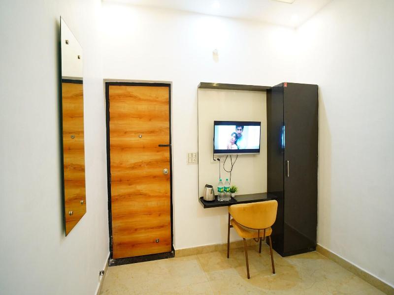 Hotel Devine image
