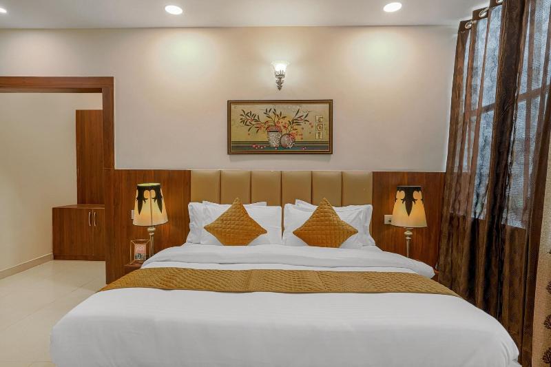 Hotel Devine image