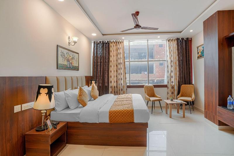 Hotel Devine image