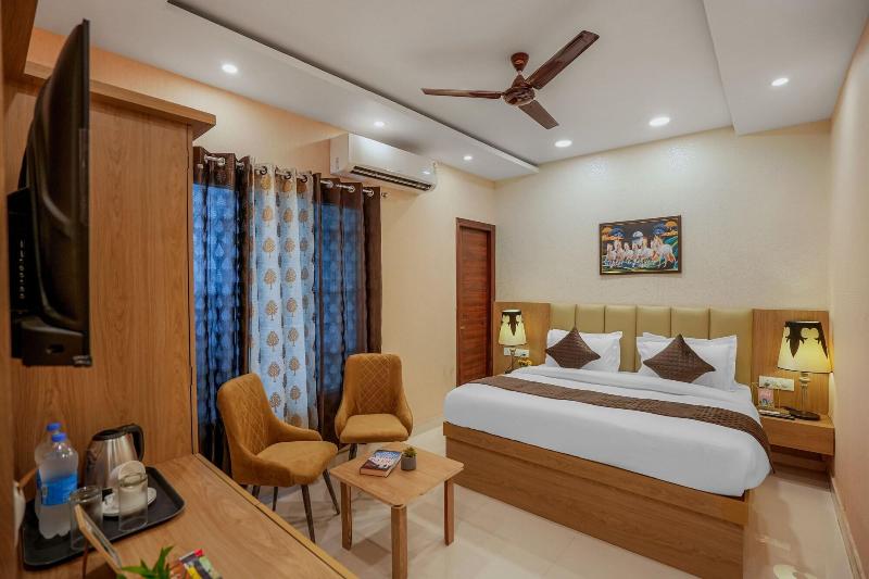 Hotel Devine image