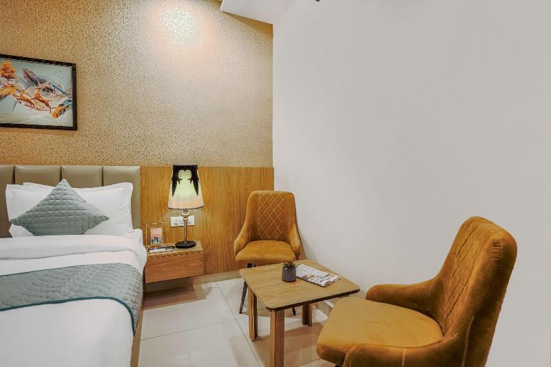 Hotel Devine image