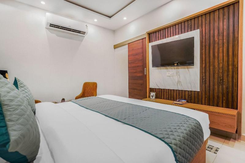 Hotel Devine image