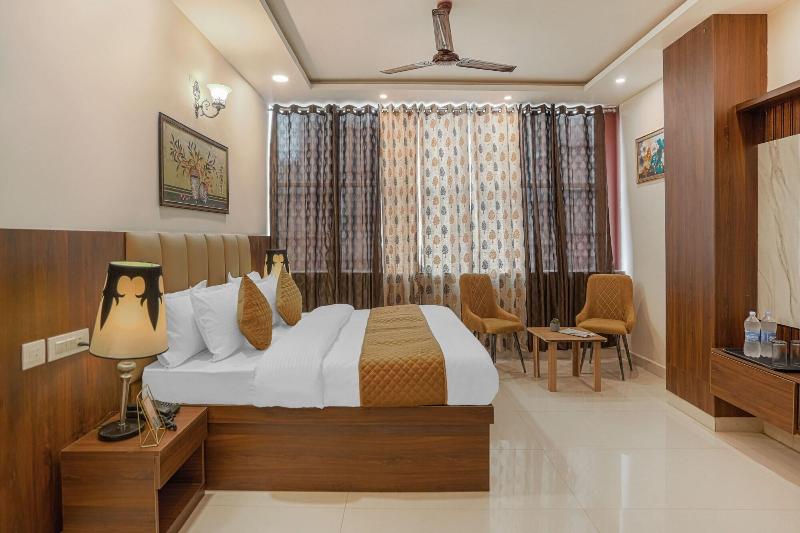 Hotel Devine image