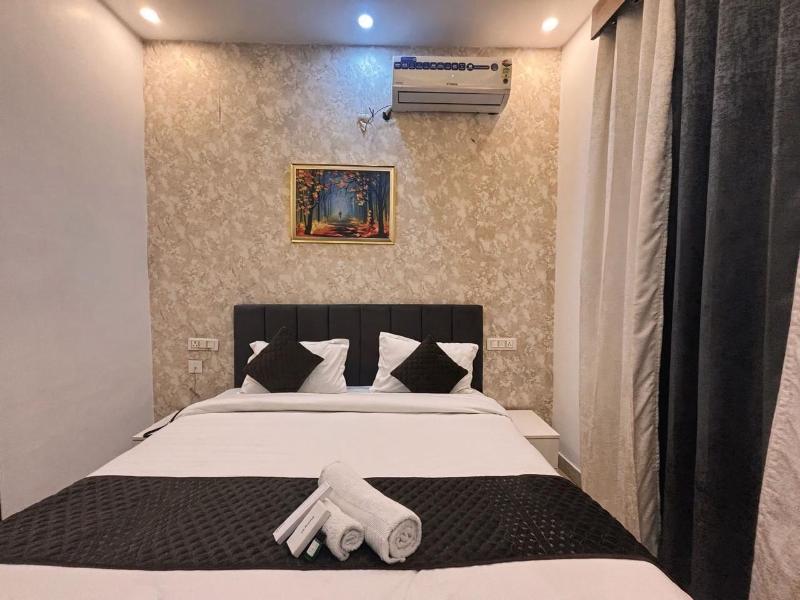 Hotel Devine image