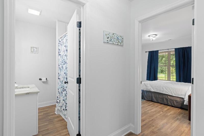 Trendy At Hoyt Two Homes image