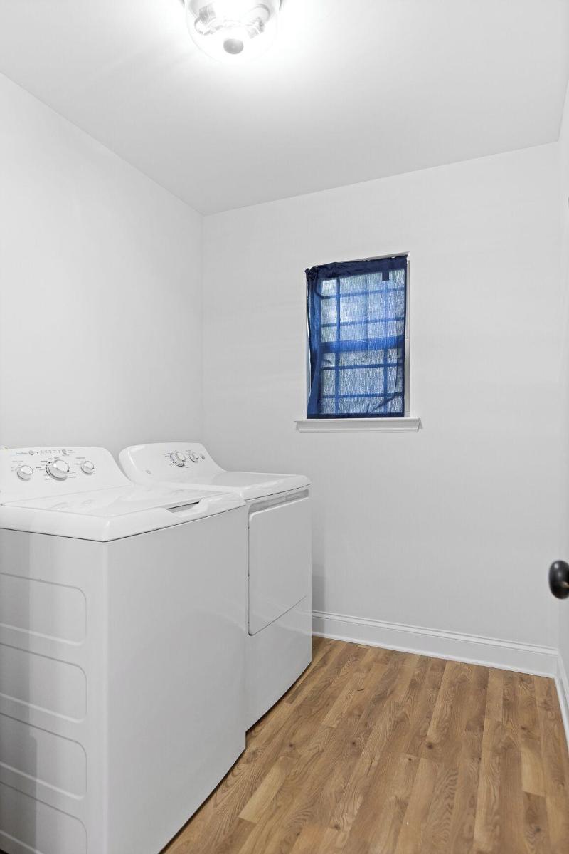 Trendy At Hoyt Two Homes image
