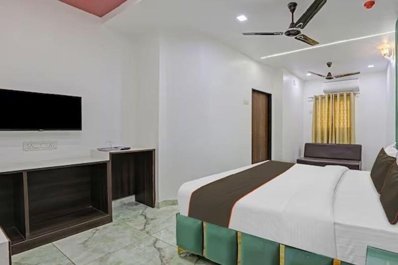 Hotel The Stay Lions image
