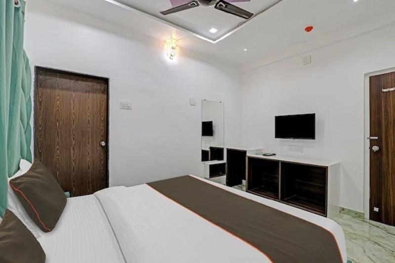 Hotel The Stay Lions image