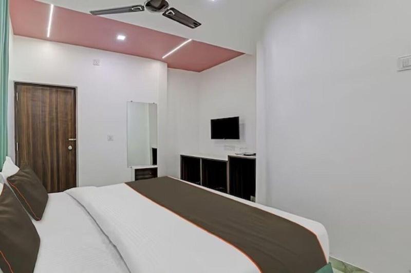 Hotel The Stay Lions image