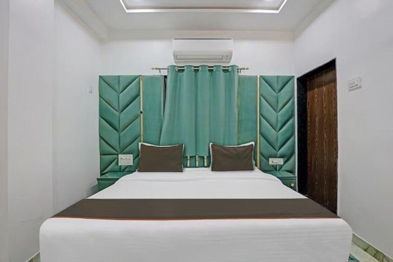 Hotel The Stay Lions image