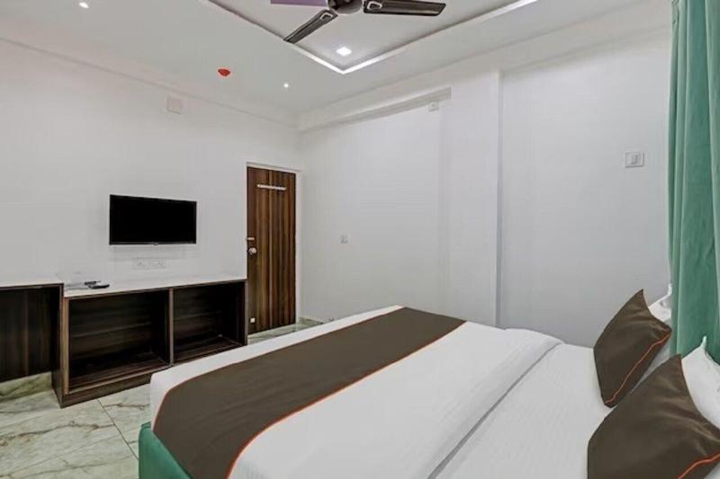 Hotel The Stay Lions image