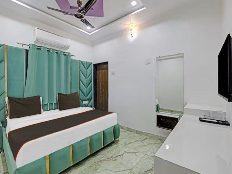 Hotel The Stay Lions image