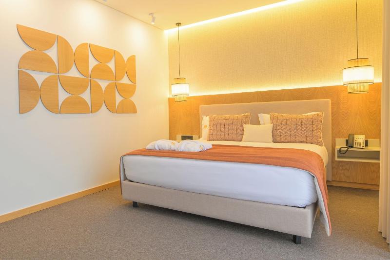 Favaios Aldeia Resort image