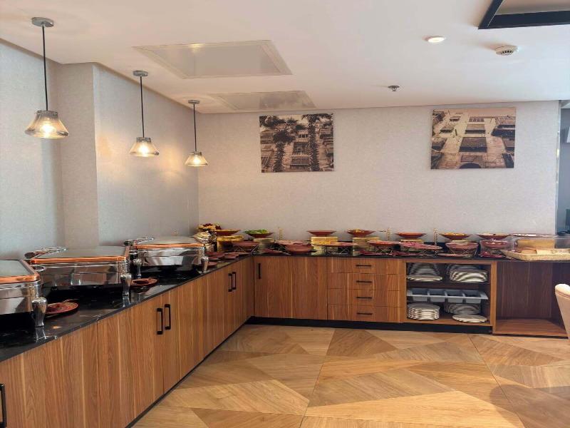 White Diamond Hotel Sari