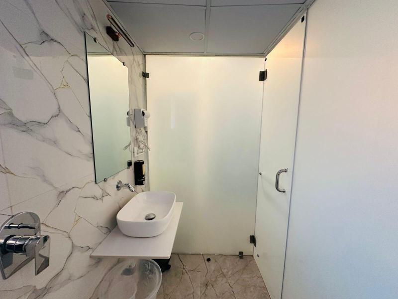 Astha Kandivali Service Apt image
