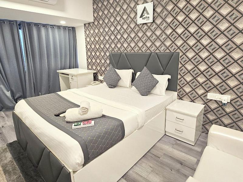 Astha Kandivali Service Apt image