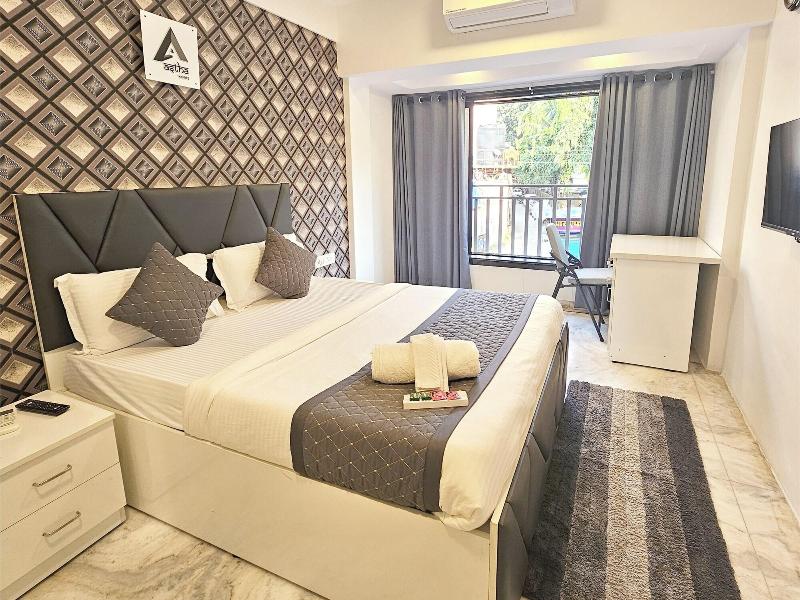 Astha Kandivali Service Apt image